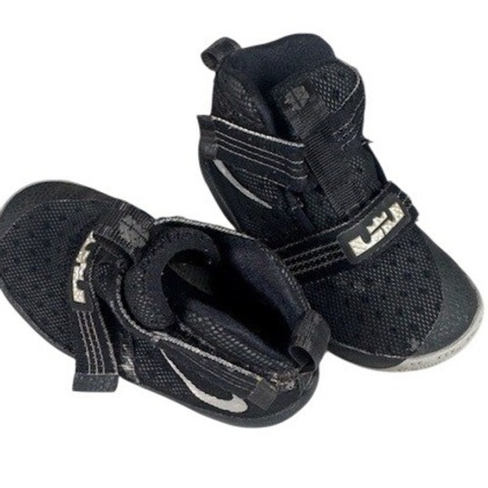LeBron Soldier 11 Nike Toddler‎ Size 9C High Top Strap Closure Basketball Shoes
